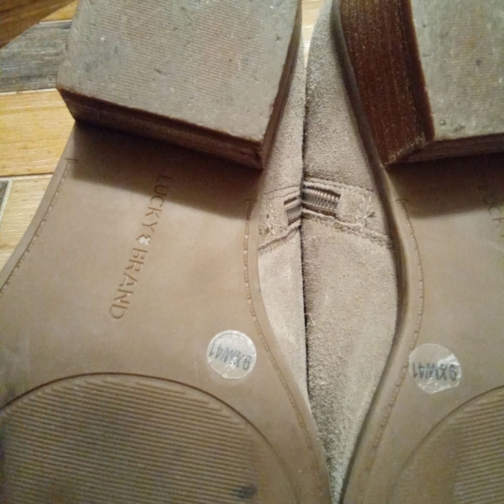 Lucky Brand Frankela Tan Suede Ankle Boots Size 9.5 - Picture 14 of 16
